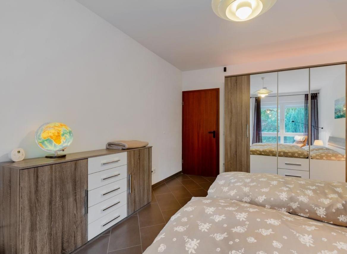 Modernes Apartment In Schoener Lage デュッセルドルフ エクステリア 写真